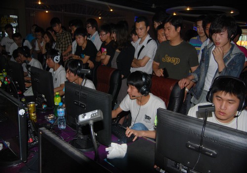 LPL昨日赛果和近日赛程：FPX盼三连胜