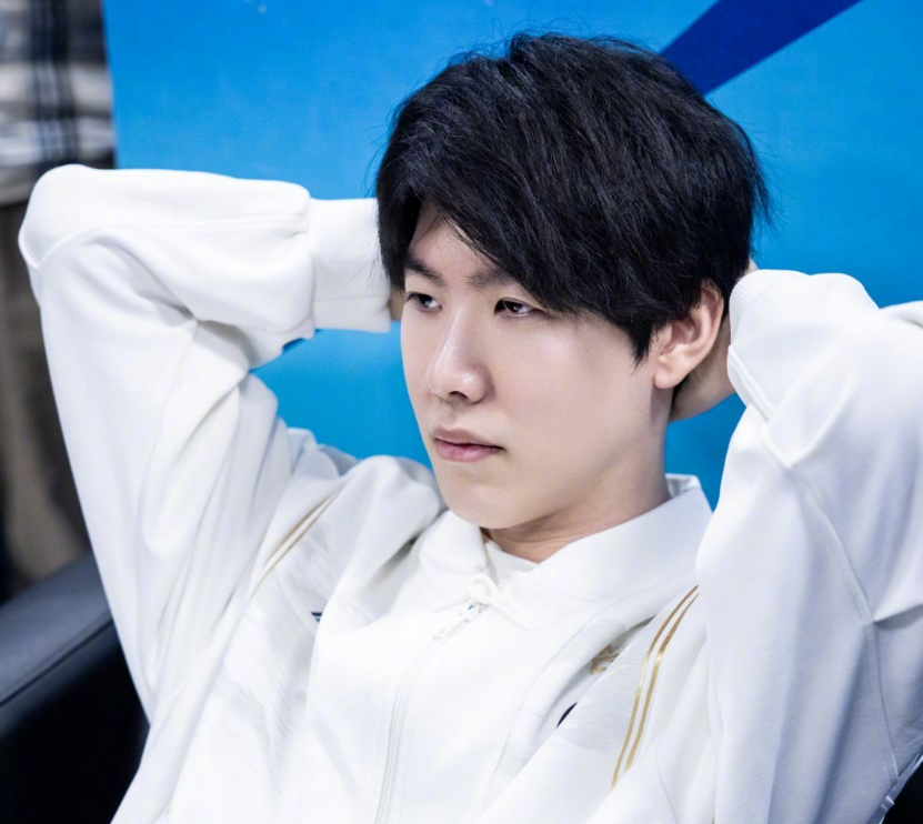 knight：前两次世界赛都比较可惜 而今年想取得圆满成绩