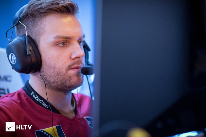 s1mple 参加了一场引起轩然大波的表演赛，导致了一波批评